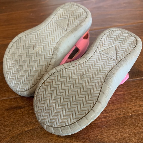 Oshkosh toddler water shoes - Picture 5 of 5